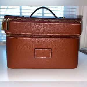 Elegant Tan Leather Cosmetic Bag
